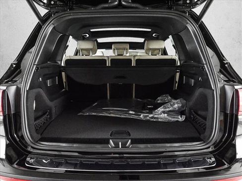 New 2026 Mercedes-Benz GLB 250 4MATIC image 6