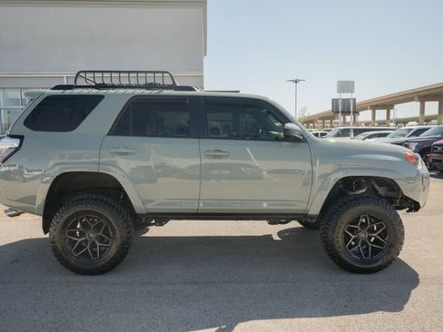 Used 2022 Toyota 4Runner Trail Special Edition AWD/4WD image 4
