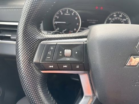 Used 2022 Mitsubishi Outlander SEL image 18