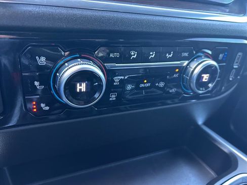 Used 2024 GMC Sierra 1500 SLT w/ SLT Premium Plus Package image 32