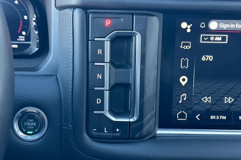 Used 2024 GMC Yukon Denali w/ Advanced Technology Package AWD/4WD image 26