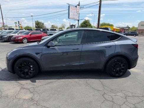 Used 2021 Tesla Model Y Long Range AWD/4WD image 6