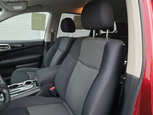 Used 2017 Nissan Pathfinder S image 15