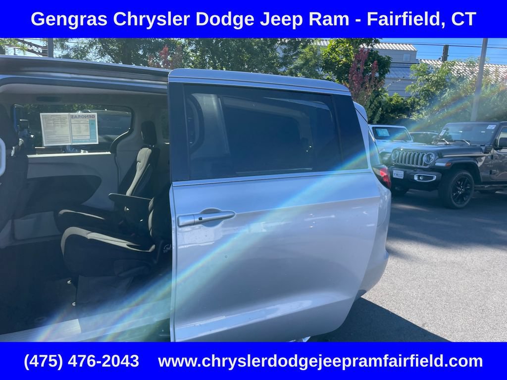 Certified 2023 Chrysler Voyager LX FWD image 39