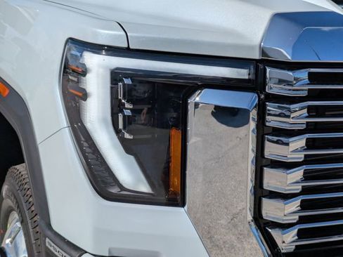 New 2026 GMC Sierra 3500 Denali w/ Denali Reserve Package AWD/4WD image 9