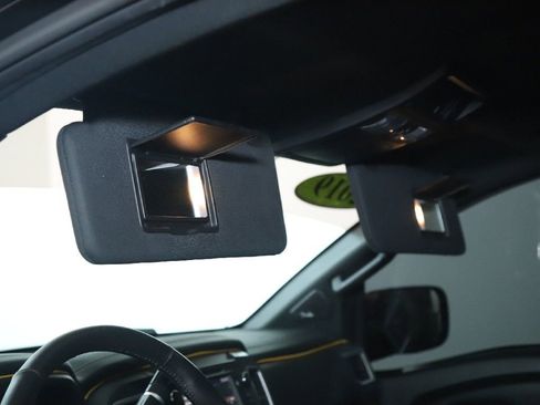 Used 2019 Nissan Titan SL w/ Midnight Edition image 20