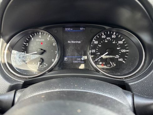 Used 2018 Nissan Rogue S FWD image 20