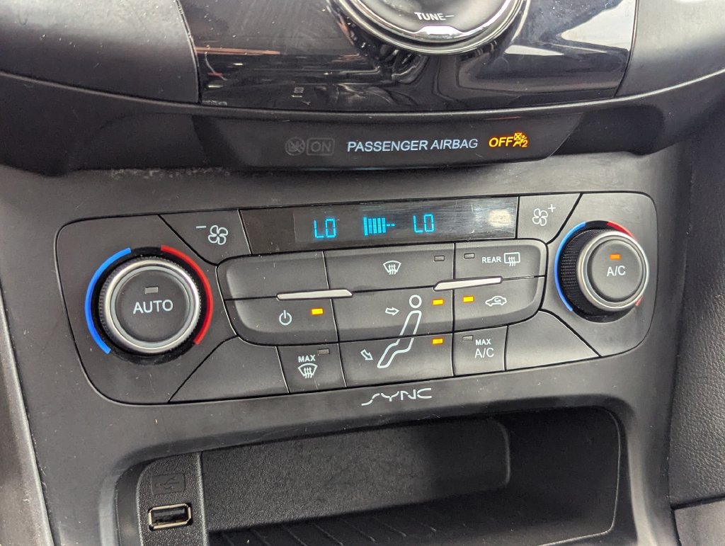 Used 2018 Ford Focus SEL FWD image 18