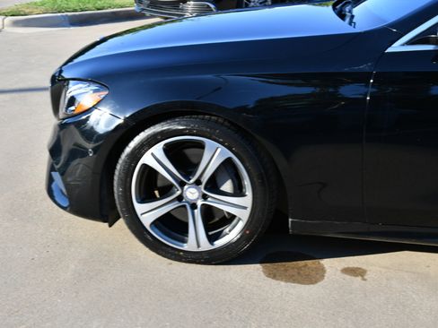 Used 2017 Mercedes-Benz E 300 image 5