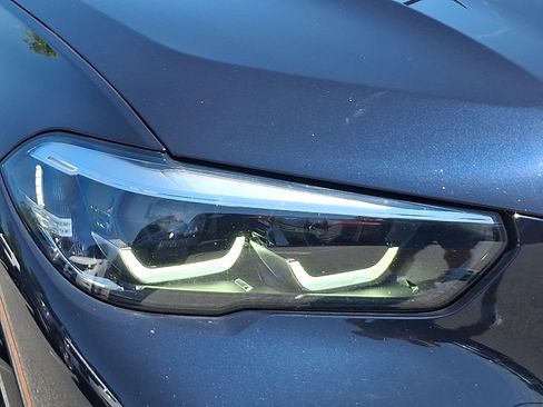 Used 2022 BMW X5 xDrive40i w/ M Sport Package AWD/4WD image 9