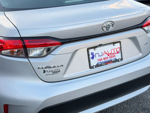 Used 2021 Toyota Corolla LE image 70