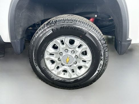 Used 2024 Chevrolet Silverado 3500 LTZ image 35