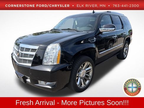 Used 2013 Cadillac Escalade Platinum AWD/4WD image 1