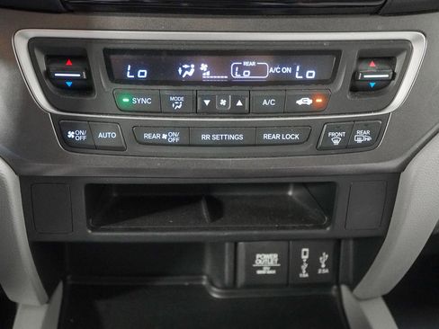 Used 2018 Honda Pilot EX image 33