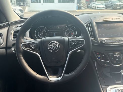 Used 2017 Buick Regal Premium w/ Experience Buick Package AWD/4WD image 10