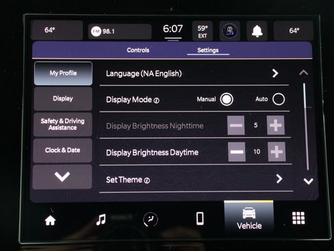 New 2025 Jeep Grand Cherokee L Laredo image 17