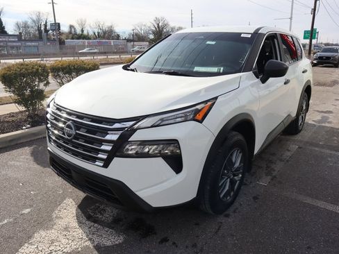 Certified 2025 Nissan Rogue S AWD/4WD image 9