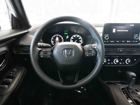 Used 2025 Honda HR-V Sport image 21