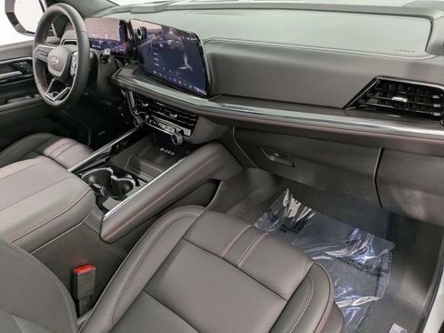 Used 2026 Chevrolet Tahoe RST w/ Comfort Package AWD/4WD image 30