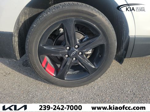 Used 2022 Chevrolet Equinox Premier w/ Redline Edition FWD image 9