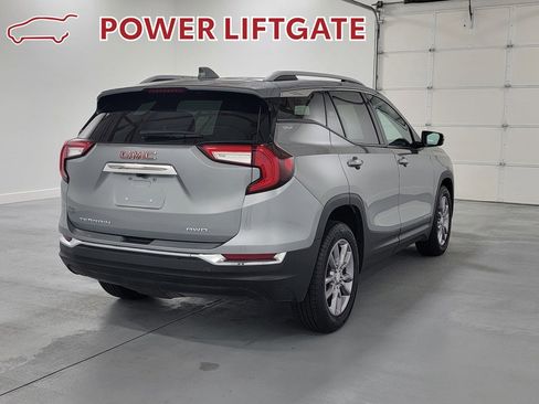 Used 2024 GMC Terrain SLT image 9