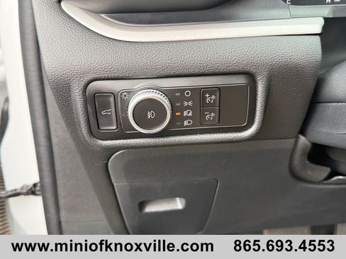 Used 2023 Ford Explorer XLT w/ Equipment Group 202A AWD/4WD image 30