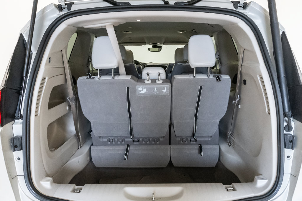 Used 2019 Chrysler Pacifica Touring-L Plus w/ Advanced Safetytec Group FWD image 33