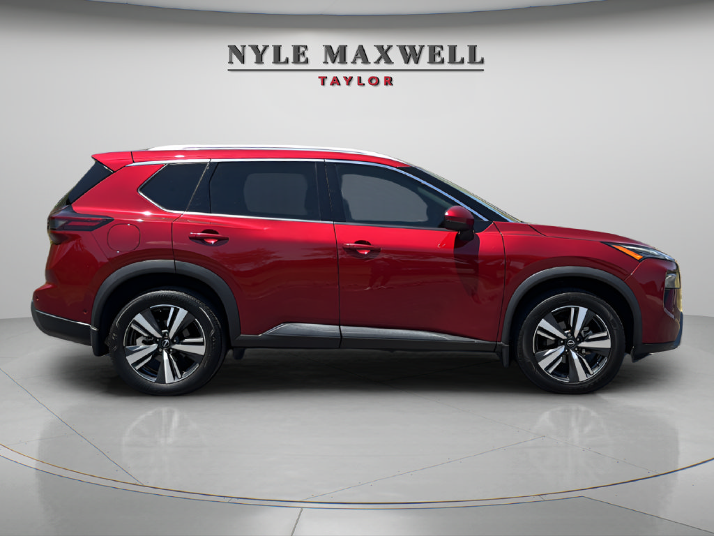 Used 2024 Nissan Rogue SL w/ SL Premium Package FWD image 13