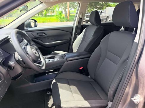Used 2024 Nissan Rogue S FWD image 16