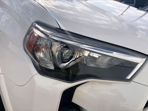 Used 2022 Toyota 4Runner SR5 Premium image 34