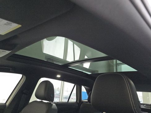 New 2026 Volkswagen Atlas Cross Sport SE image 3