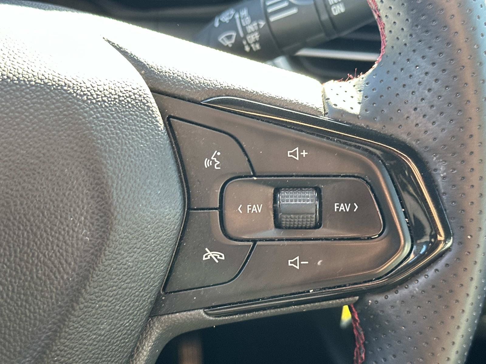 Certified 2025 Chevrolet Trax RS w/ Driver Confidence Package FWD image 22
