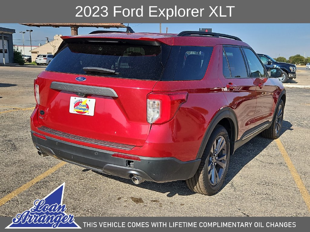 Used 2023 Ford Explorer XLT w/ Equipment Group 202A RWD image 12