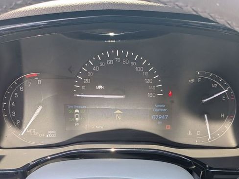 Used 2018 Cadillac XT5 Luxury w/ Driver Awareness Package AWD/4WD image 18