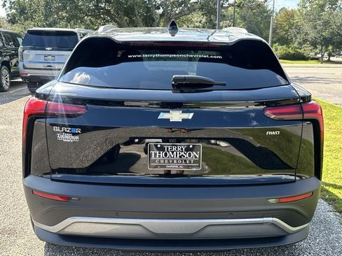 New 2025 Chevrolet Blazer EV LT image 3