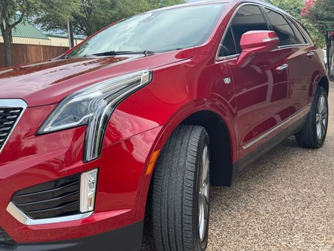 Used 2024 Cadillac XT5 Premium Luxury FWD image 3