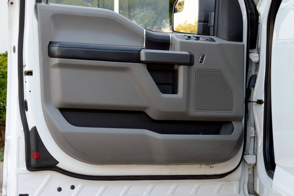 Used 2018 Ford F150 XLT w/ Equipment Group 301A Mid RWD image 36