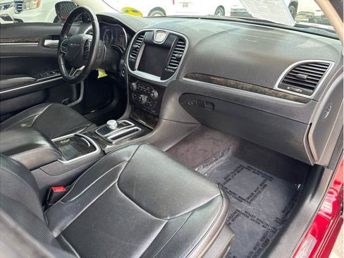 Used 2017 Chrysler 300 C w/ Safetytec Plus Group RWD image 26