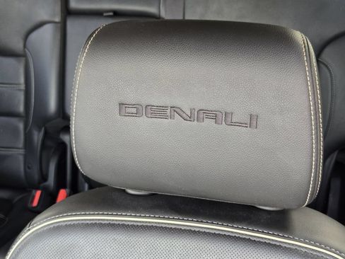 Used 2023 GMC Acadia Denali FWD image 27