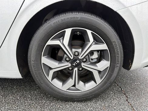 Used 2020 Kia Forte LXS image 19