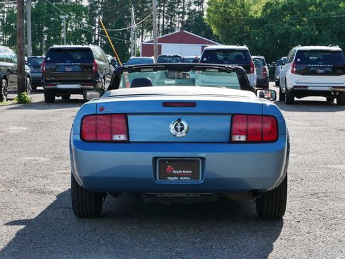 Used 2006 Ford Mustang Premium RWD image 4