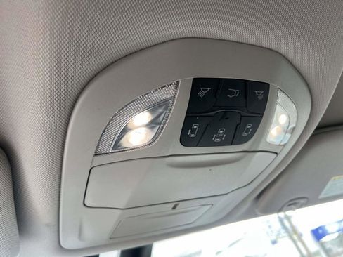 Certified 2022 Chrysler Pacifica Touring-L w/ Uconnect Theater Family Group image 33