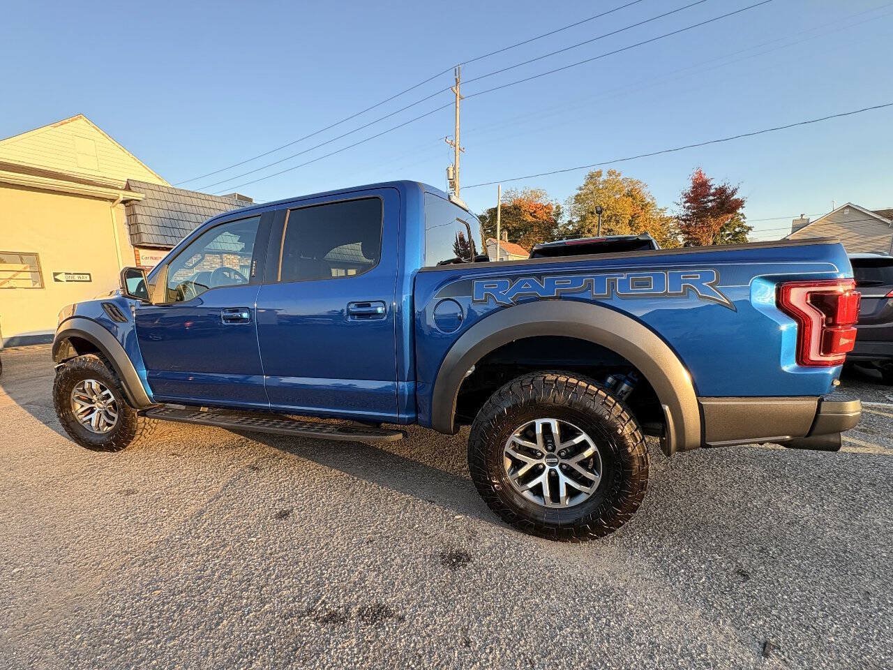 Used 2017 Ford F150 Raptor w/ Equipment Group 802A Luxury AWD/4WD image 9