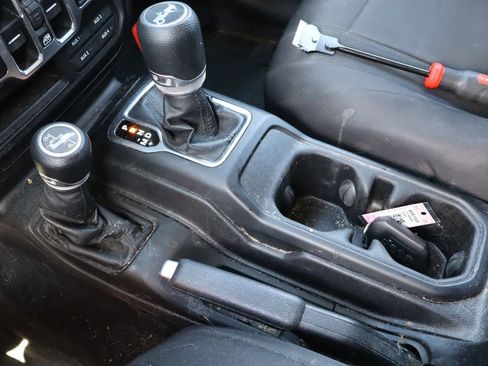 Used 2019 Jeep Wrangler Unlimited Sport AWD/4WD image 23
