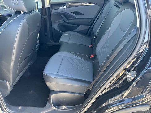 Used 2026 Volkswagen Tiguan SE FWD image 27