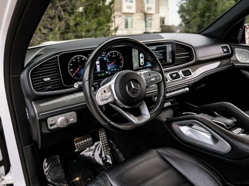 Used 2021 Mercedes-Benz GLS 580 4MATIC image 12