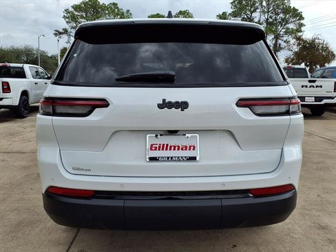 New 2025 Jeep Grand Cherokee L Altitude RWD image 18