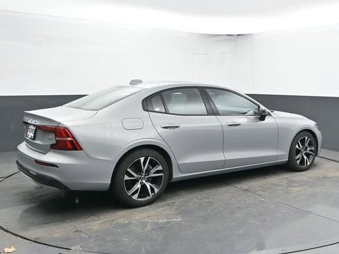 Used 2025 Volvo S60 B5 Core image 10
