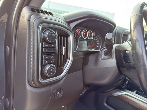 Used 2020 Chevrolet Silverado 1500 RST image 16