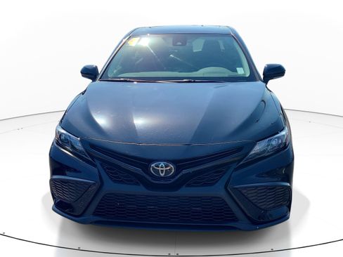 Used 2024 Toyota Camry SE w/ Convenience Package FWD image 2